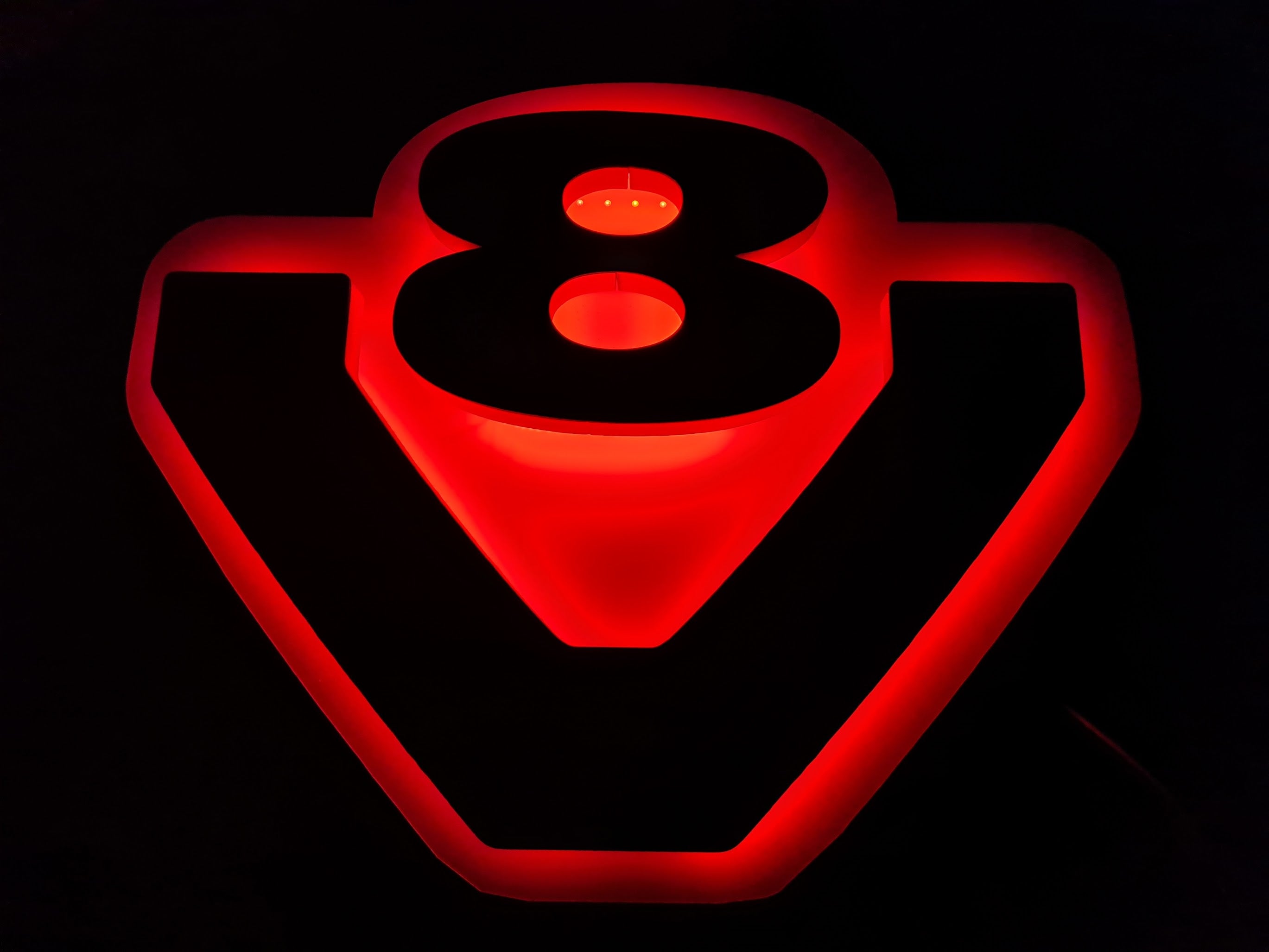 LED Light sign 3D, V8 / Gloss Black - Red/RGB 24V