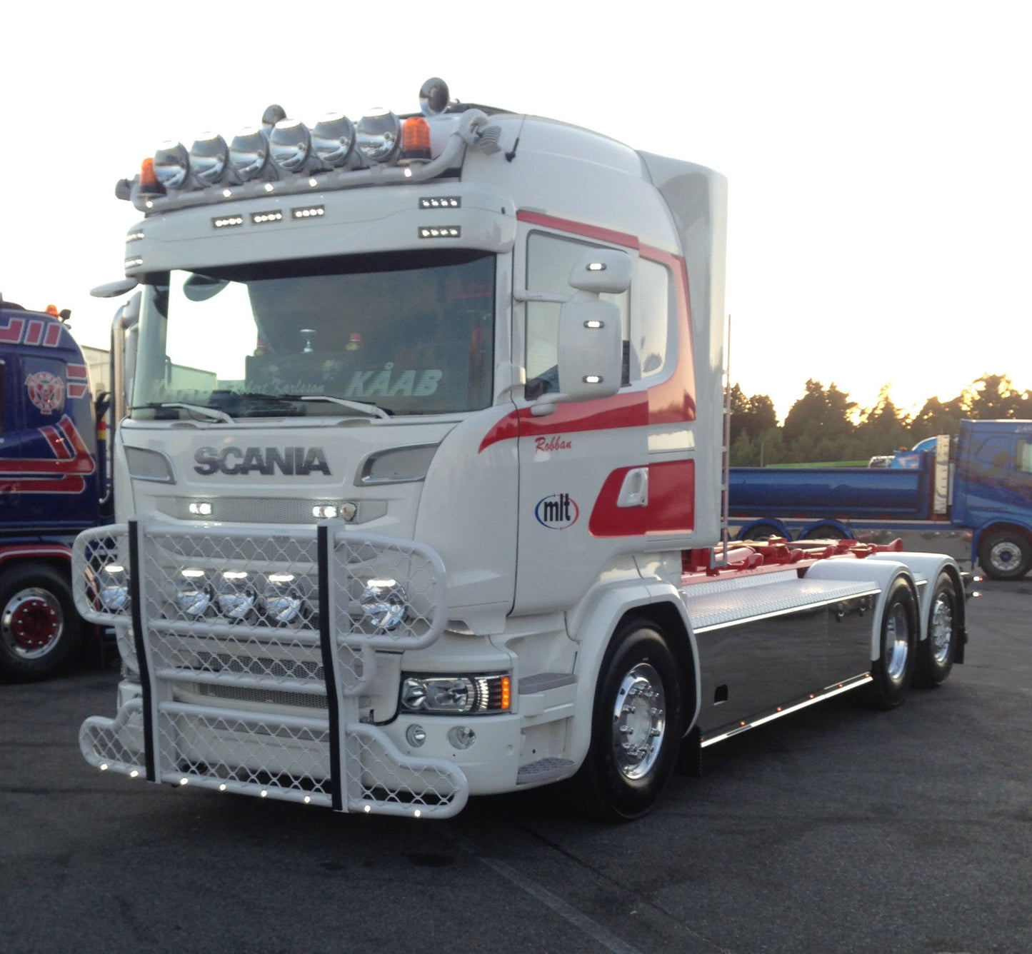 Double Burner - Hvit/Sotet