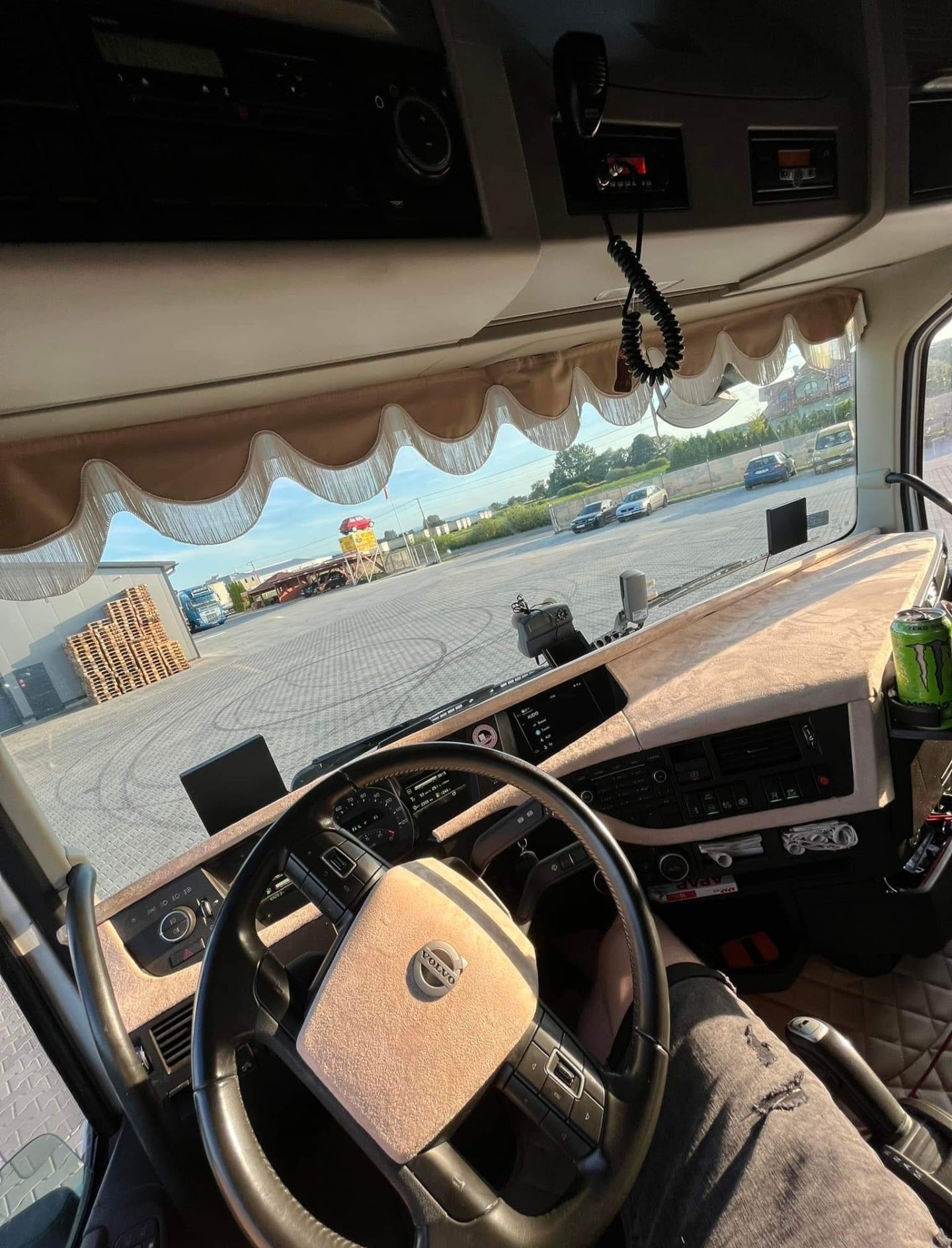 Alcantara / Semsket Skinn, Selvklebende - Rød