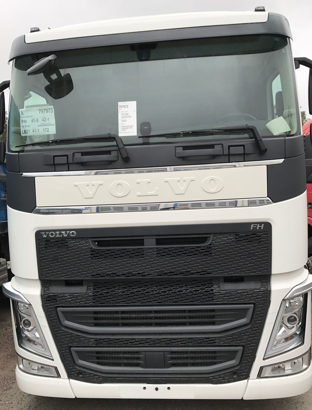 Frontplate til Grill med Preget Tekst - Volvo FH4