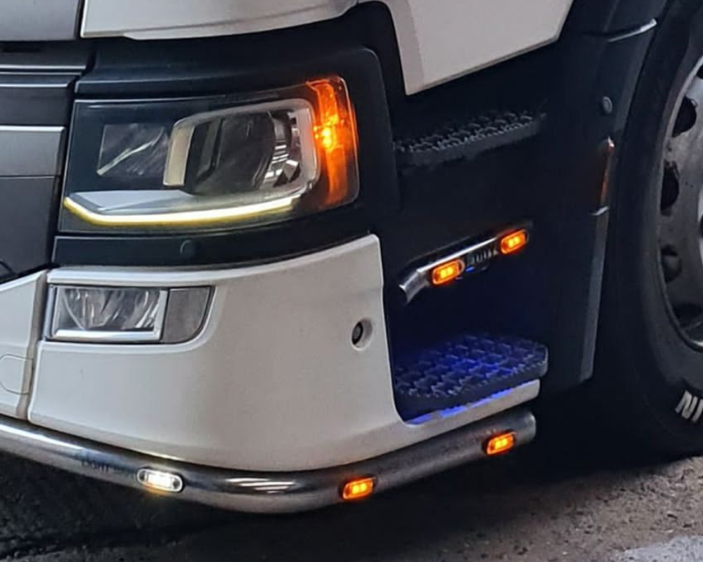 Side bars, Step bars with LED lighting - Scania Nextgen